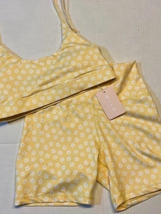 Wilo The Label Pants - Yellow Daisy Print Athletic Set - Top & Biker Shorts